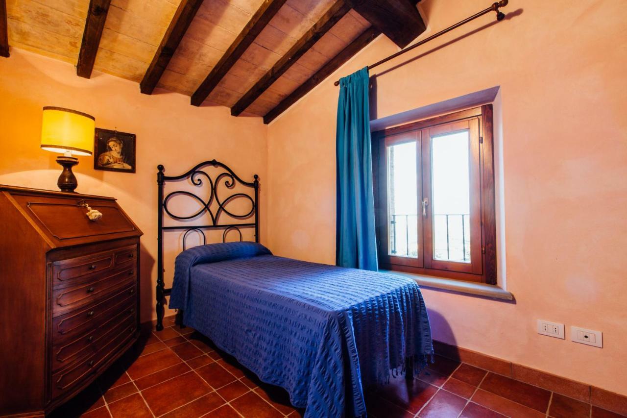 Fontemarinaalta * Montorsaio